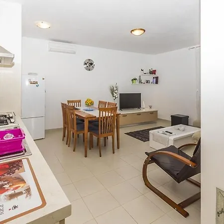 2 Bedroom Holiday Apartamento