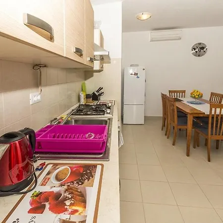2 Bedroom Holiday *