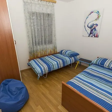 2 Bedroom Holiday *