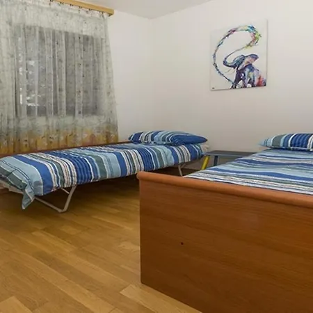 Apartamento 2 Bedroom Holiday *