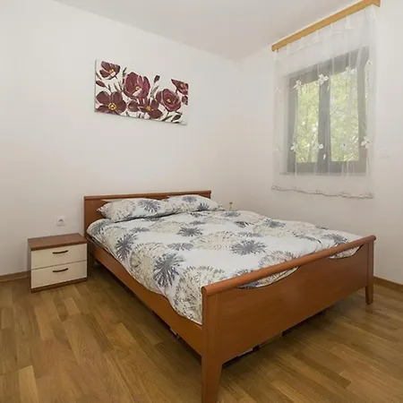 Apartamento 2 Bedroom Holiday *