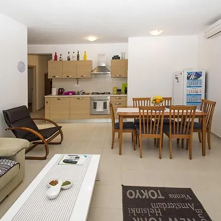 Apartamento 2 Bedroom Holiday *