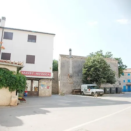 Apartamento 2 Bedroom Holiday Šišan